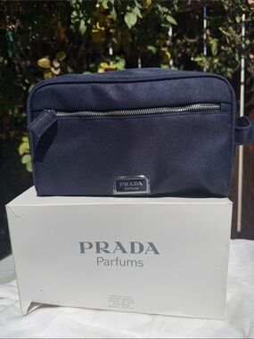 PRADA PARFUMS ORIGINAL DOPP KIT TOILETRY BLACK BAG ZIPPER/POCKET NEW/BOX